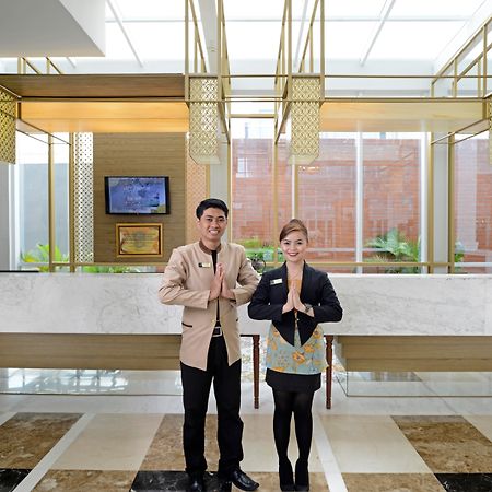 La Lisa Hotel Surabaya Exterior photo